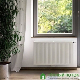 Панельный радиатор отопления PRIMOCLIMA Premium Valve Compact universal высотой 400