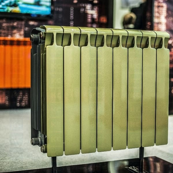 Монолитный биметаллический радиатор Rifar Monolit 350-8 титан, нижнее левое подключение