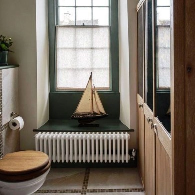 Трубчатый радиатор Rifar TUBOG 3037/27 DV1 белый глянцевый, нижнее с вентилем, ВхШхГ - 365х1242х107