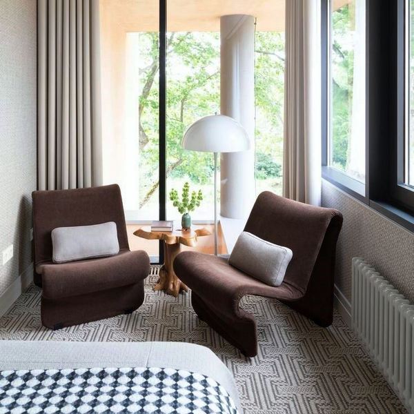 Трубчатый радиатор Velar 2040/42, нижнее разнесённое VLR с вентилем, ВхШхГ - 400х1890х70, 2352 Вт