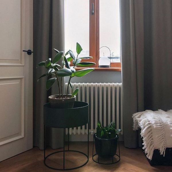 Трубчатый радиатор Velar 2040/42, нижнее разнесённое VLR с вентилем, ВхШхГ - 400х1890х70, 2352 Вт