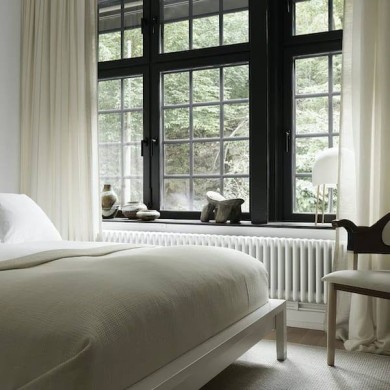 Трубчатый радиатор Velar 3037/5, нижнее разнесённое VLR с вентилем, ВхШхГ - 376х225х100, 303 Вт