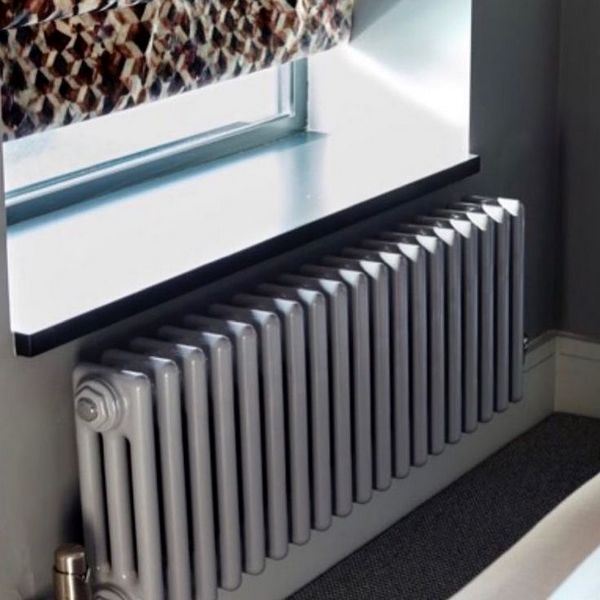 Трубчатый радиатор Velar 3040/5, нижнее разнесённое VLR с вентилем, ВхШхГ - 400х225х100, 329 Вт