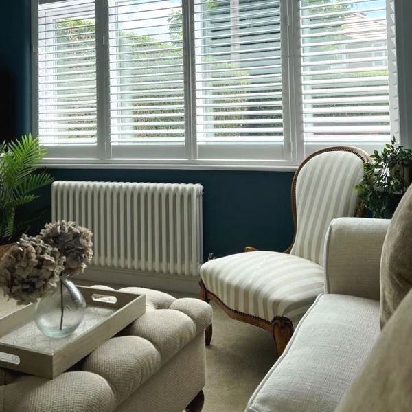 Трубчатый радиатор Velar 3040/5, нижнее разнесённое VLR с вентилем, ВхШхГ - 400х225х100, 329 Вт