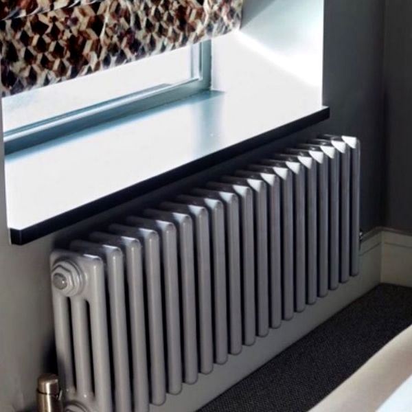 Трубчатый радиатор Velar 3045/7, нижнее разнесённое VLR с вентилем, ВхШхГ - 450х315х100, 512 Вт