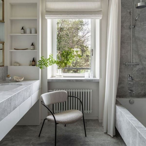 Трубчатый радиатор Velar 3045/7, нижнее разнесённое VLR с вентилем, ВхШхГ - 450х315х100, 512 Вт