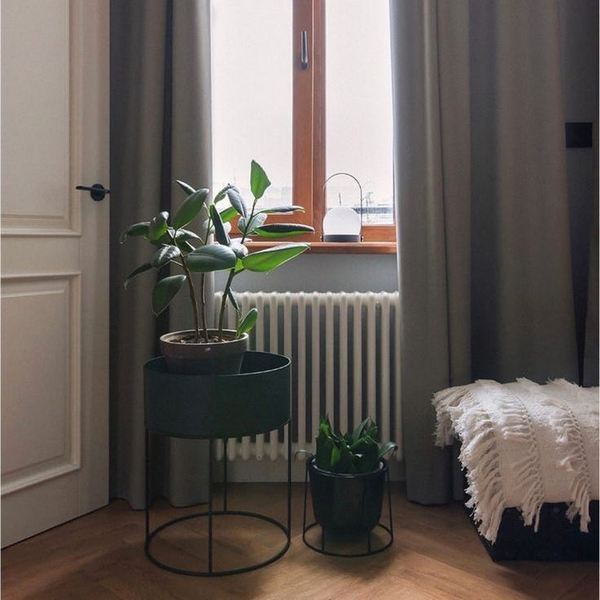 Трубчатый радиатор Velar 3045/7, нижнее разнесённое VLR с вентилем, ВхШхГ - 450х315х100, 512 Вт