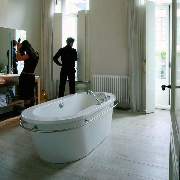 Трубчатый радиатор Velar 3057/13, нижнее разнесённое VLR с вентилем, ВхШхГ - 570х585х100, 1174 Вт