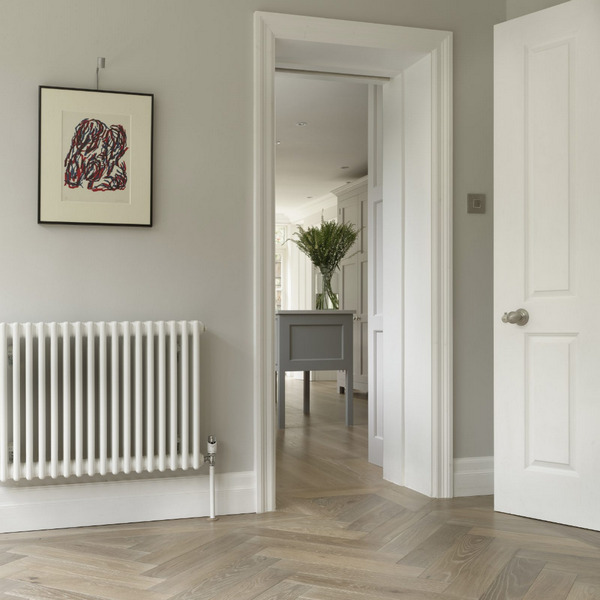 Трубчатый радиатор Velar 3057/13, нижнее разнесённое VLR с вентилем, ВхШхГ - 570х585х100, 1174 Вт