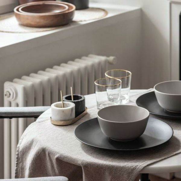 Трубчатый радиатор Velar 3060/49, нижнее разнесённое VLR с вентилем, ВхШхГ - 600х2205х100, 4665 Вт