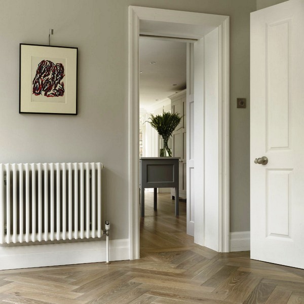 Трубчатый радиатор Velar 3060/49, нижнее разнесённое VLR с вентилем, ВхШхГ - 600х2205х100, 4665 Вт