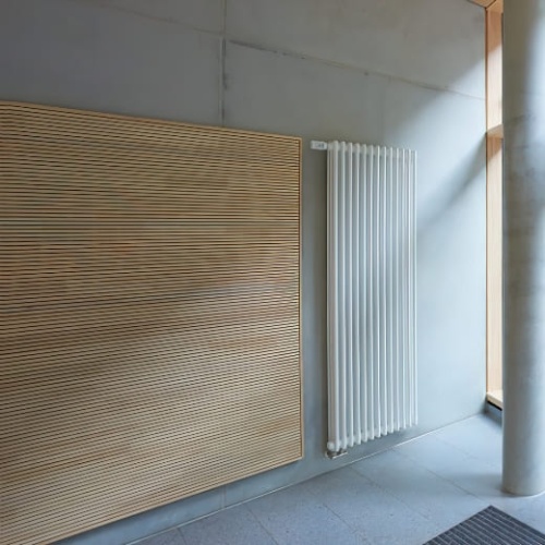 Трубчатый радиатор Zehnder Charleston Completto 3180/9, нижнее с вентилем №V001/V002, L=440 мм