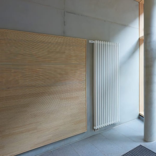 Трубчатый радиатор Zehnder Charleston Completto 3180/19, нижнее с вентилем №V001/V002, L=900 мм