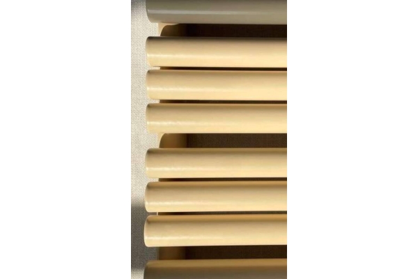 Обзор теплого бежевого цвета трубчатого стального радиатора отопления Empatiko Takt 