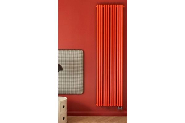 Обзор красного цвета трубчатого стального радиатора отопления Empatiko Takt 