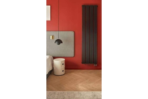 Обзор черного цвета трубчатого стального радиатора отопления Empatiko Takt ⚫