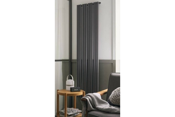 Обзор насыщенно-серого цвета трубчатого стального радиатора отопления Empatiko Takt 