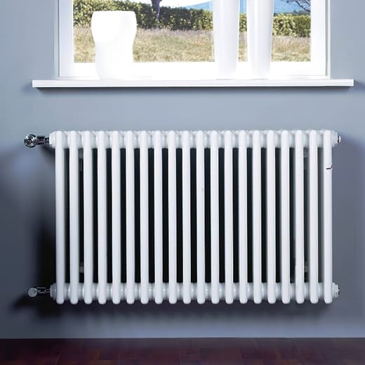 Трубчатый радиатор Zehnder Charleston Completto 3057/17, нижнее с вентилем №V001/V002, L=808 мм
